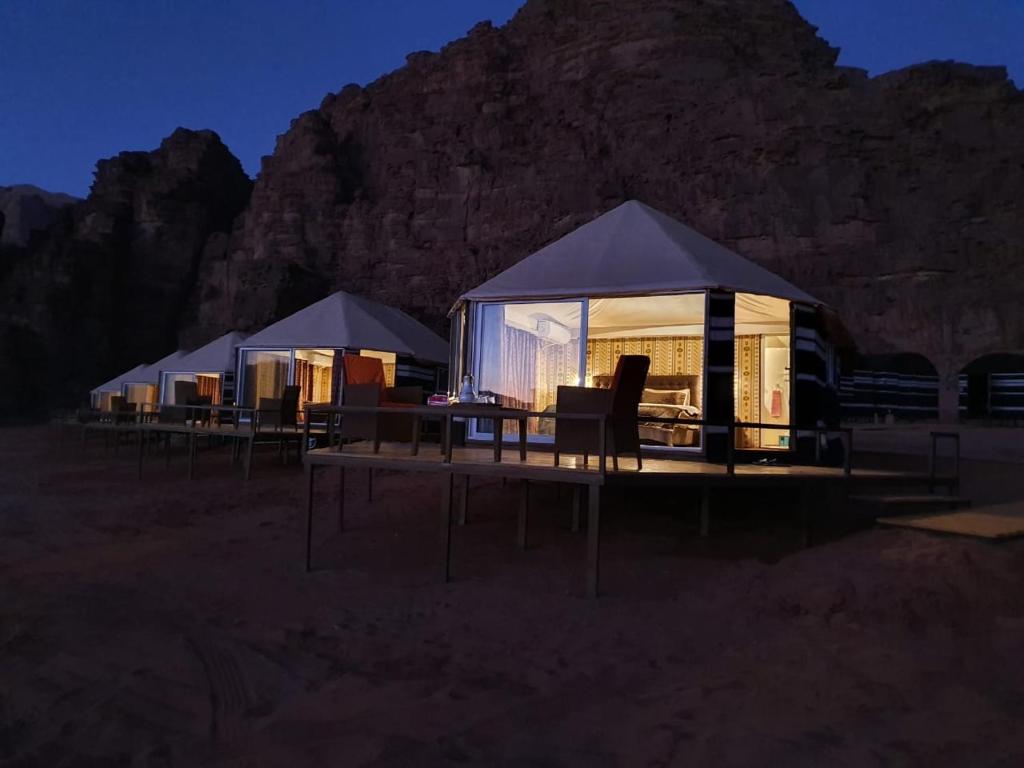 Jordania hotel Wadi Rum