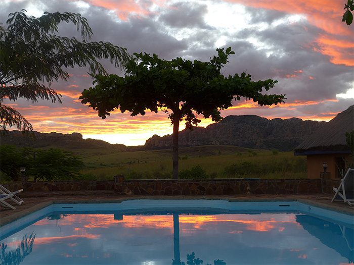 zachód słońca i basen, Isalo Ranch, Park Narodowy Isalo, Madagaskar