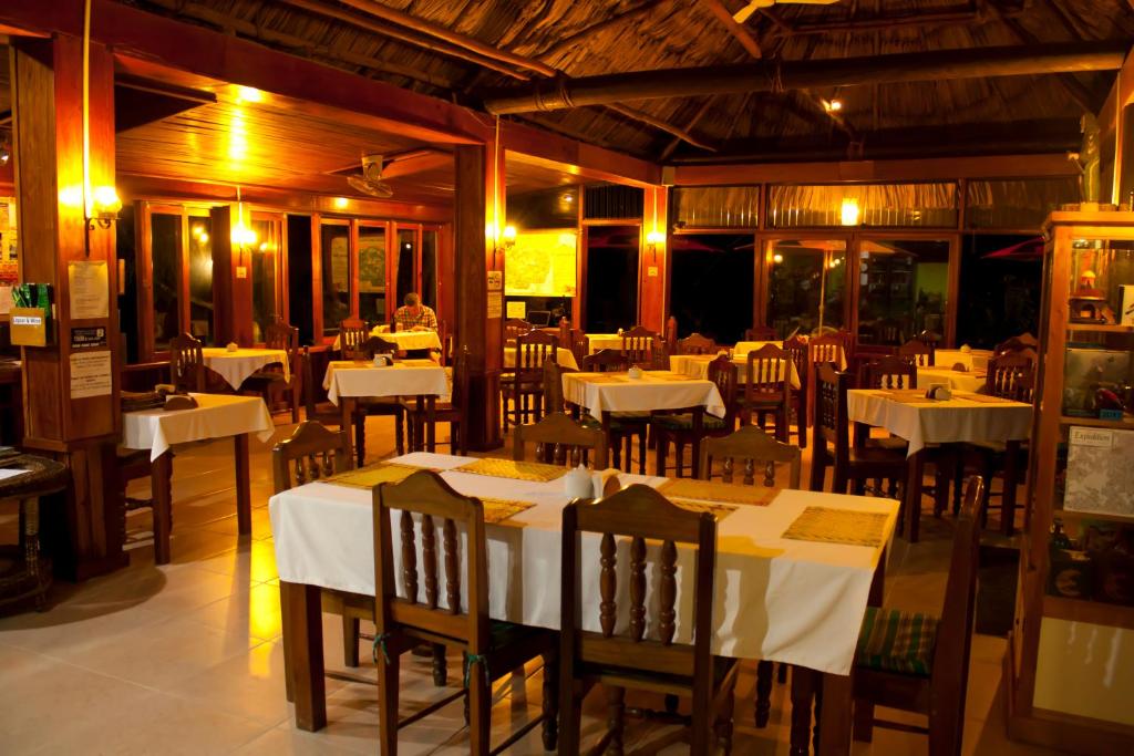 Jaguar Inn Tikal restauracja