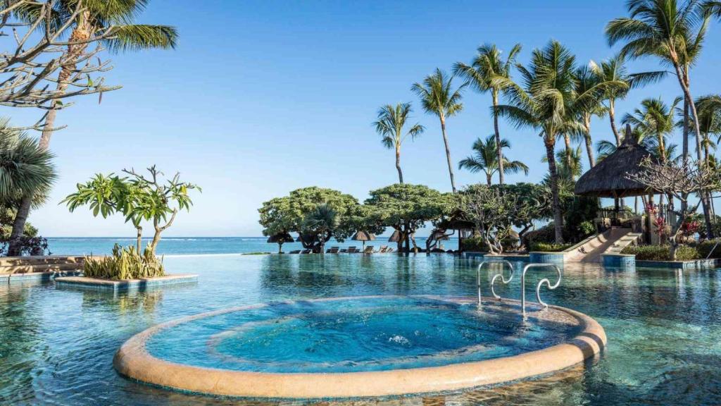 La Pirogue Mauritius hotel