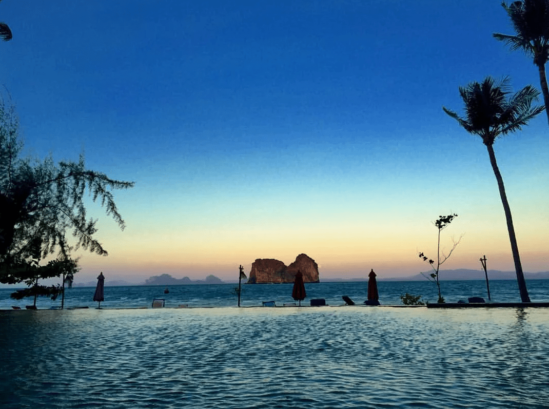 Thanya Beach resort
